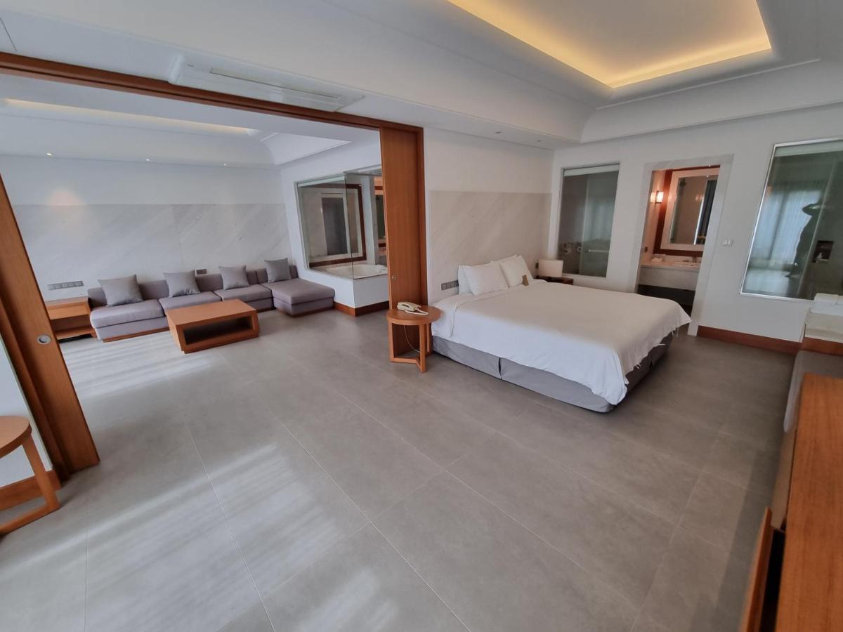 Pinegrove Hotel Gimhae Extérieur photo