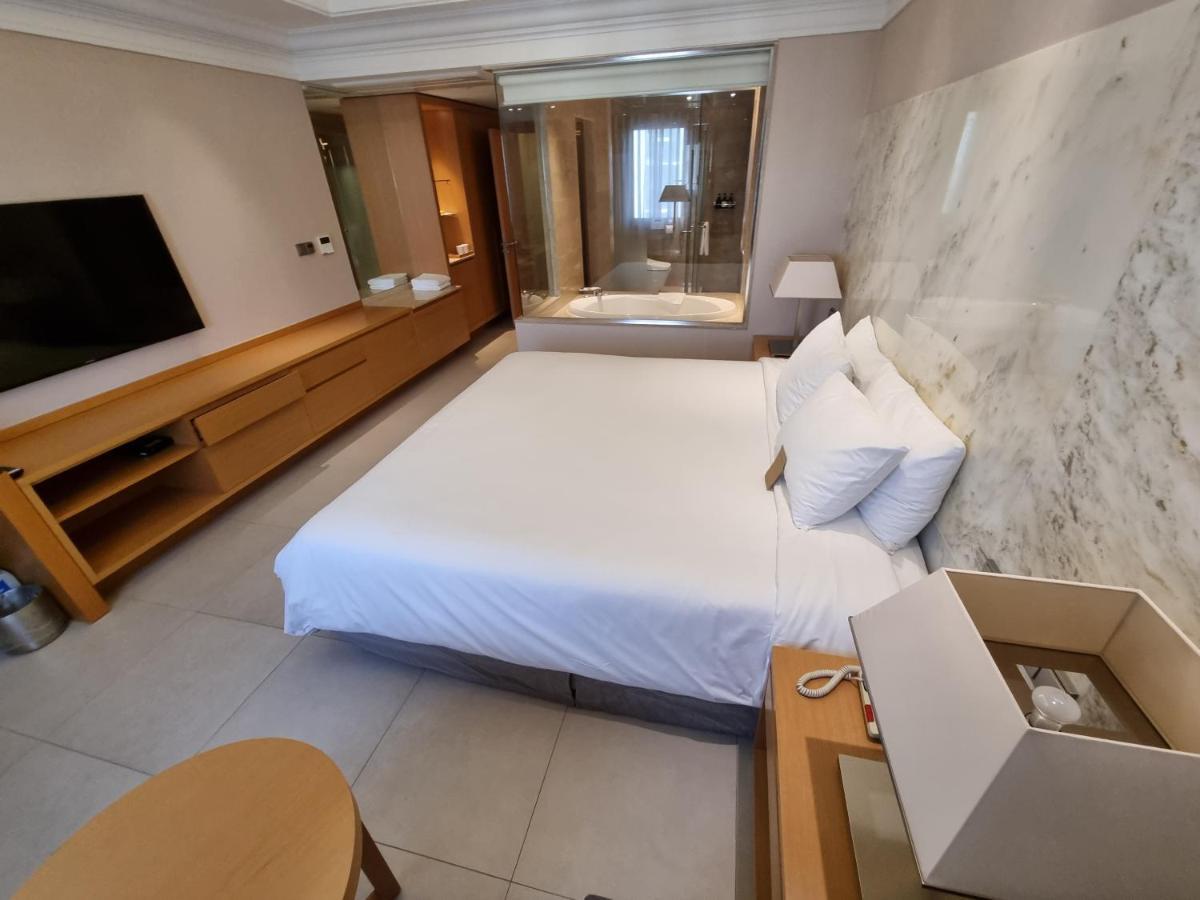 Pinegrove Hotel Gimhae Extérieur photo