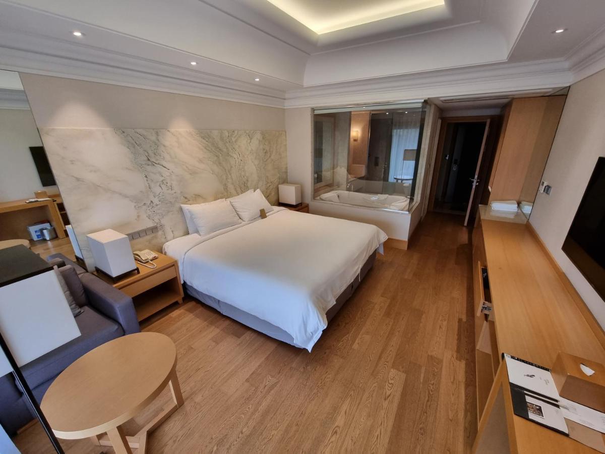 Pinegrove Hotel Gimhae Extérieur photo