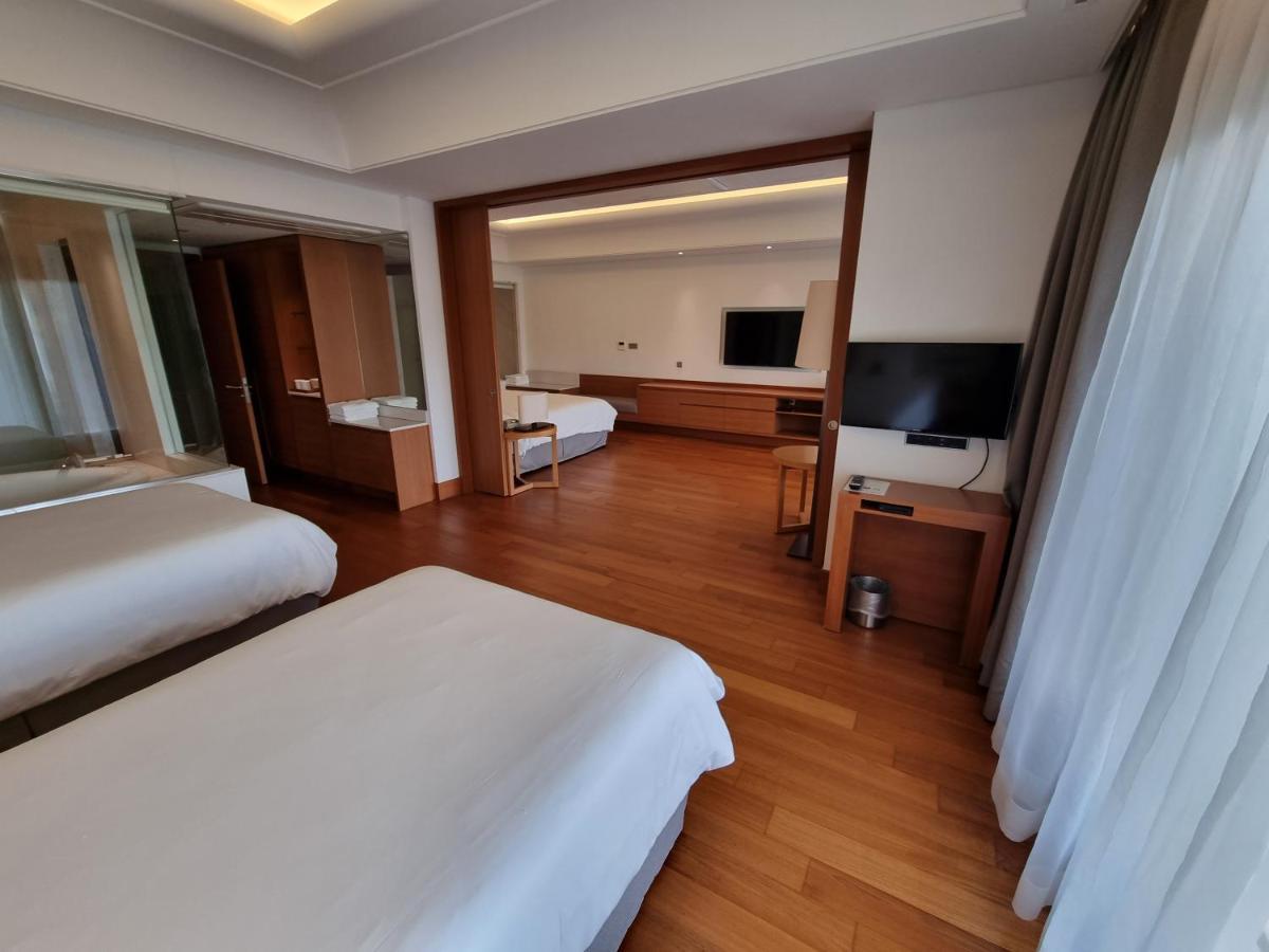 Pinegrove Hotel Gimhae Extérieur photo